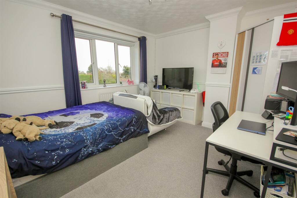 Bedroom 2.jpg