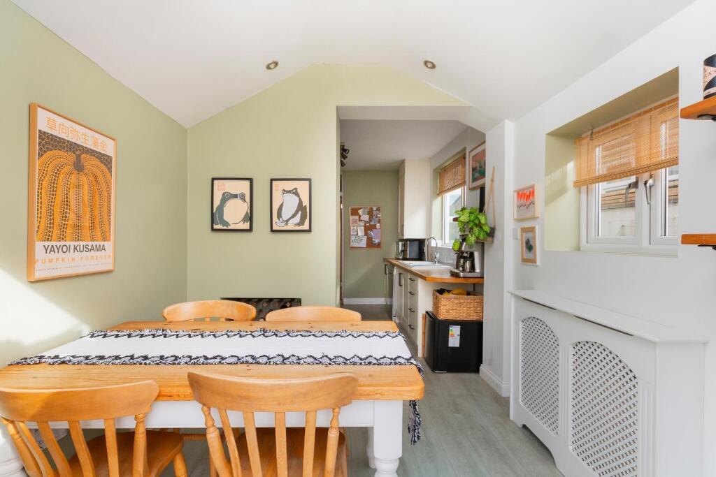 3C9RBN - Kitchen Diner F.jpg