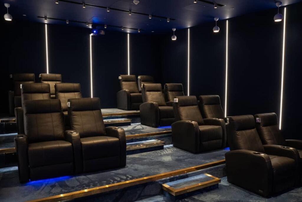 RESIDENTS CINEMA