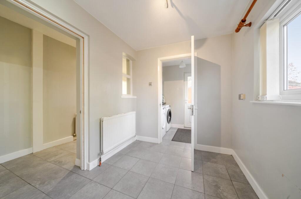 1385952-20-6932d06caad0d