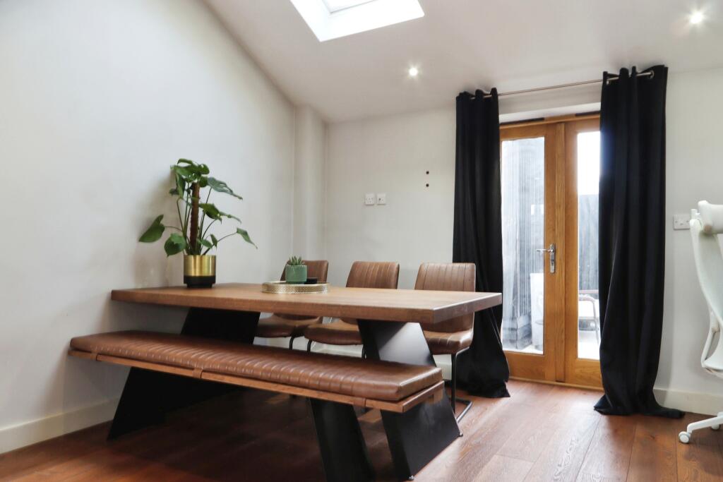 Open Plan Lounge/Diner