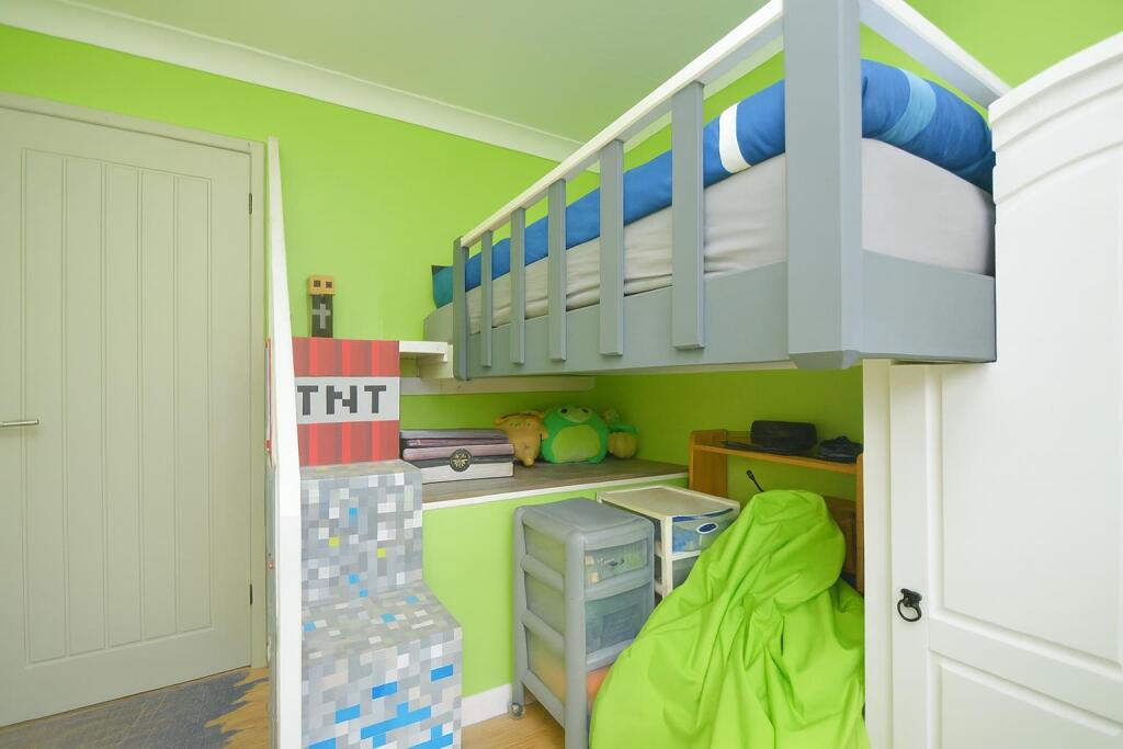 Bed3.jpg