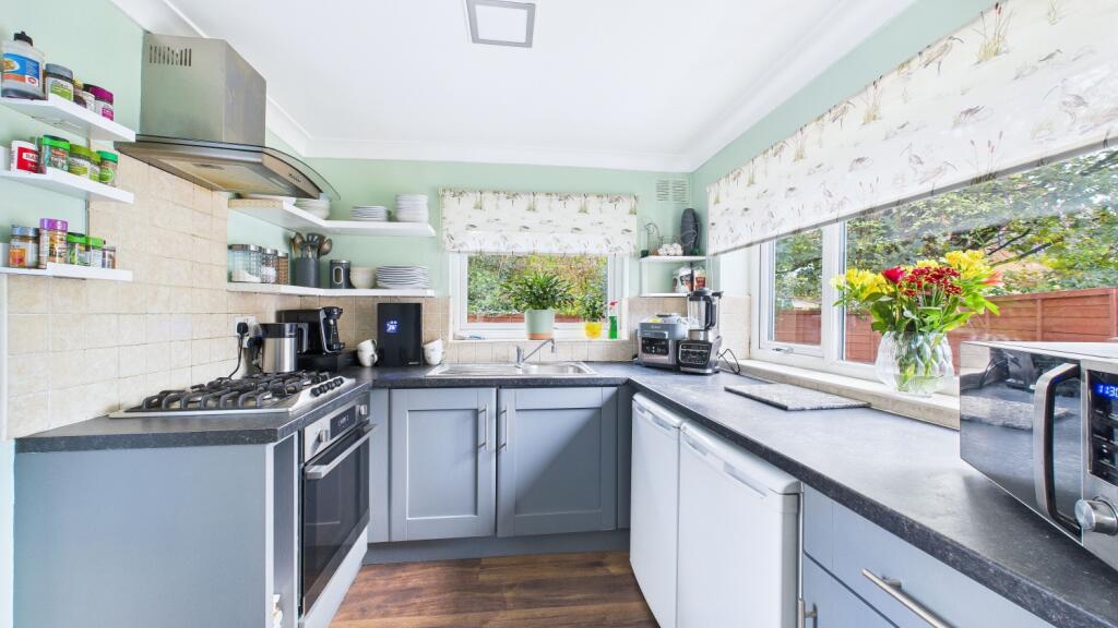 CAM03669G0-PR0037-STILL011