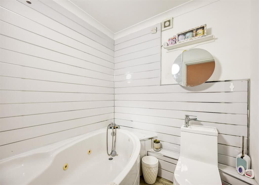 46 Lyndhurst Road-13.jpg