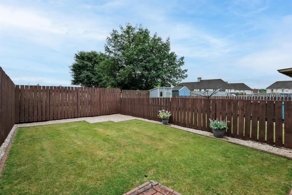 004-32 Currieside Place, Shotts, ML7 4AL.jpg