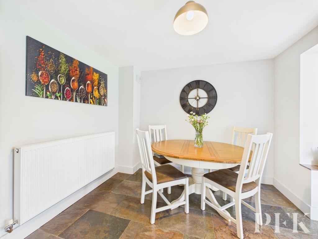 Kitchen/Dining Space