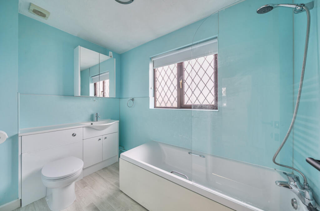 1381553-4-691746c...