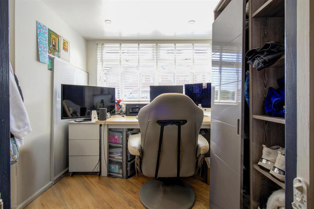 27 Shefford Crescent winstanley WN3 6LF-9.jpg