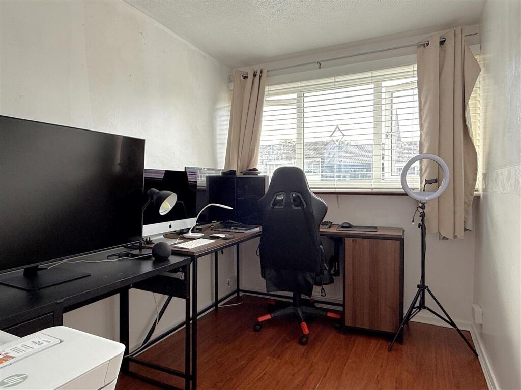 bedroom3.JPG