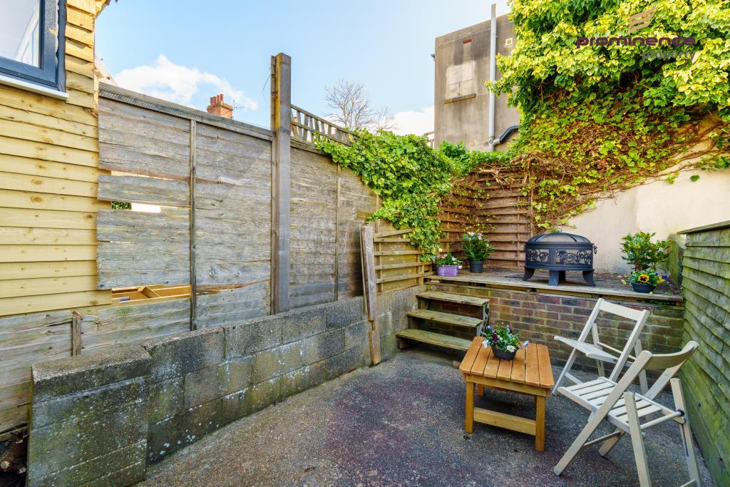 12 Shanklin Road-9_lge