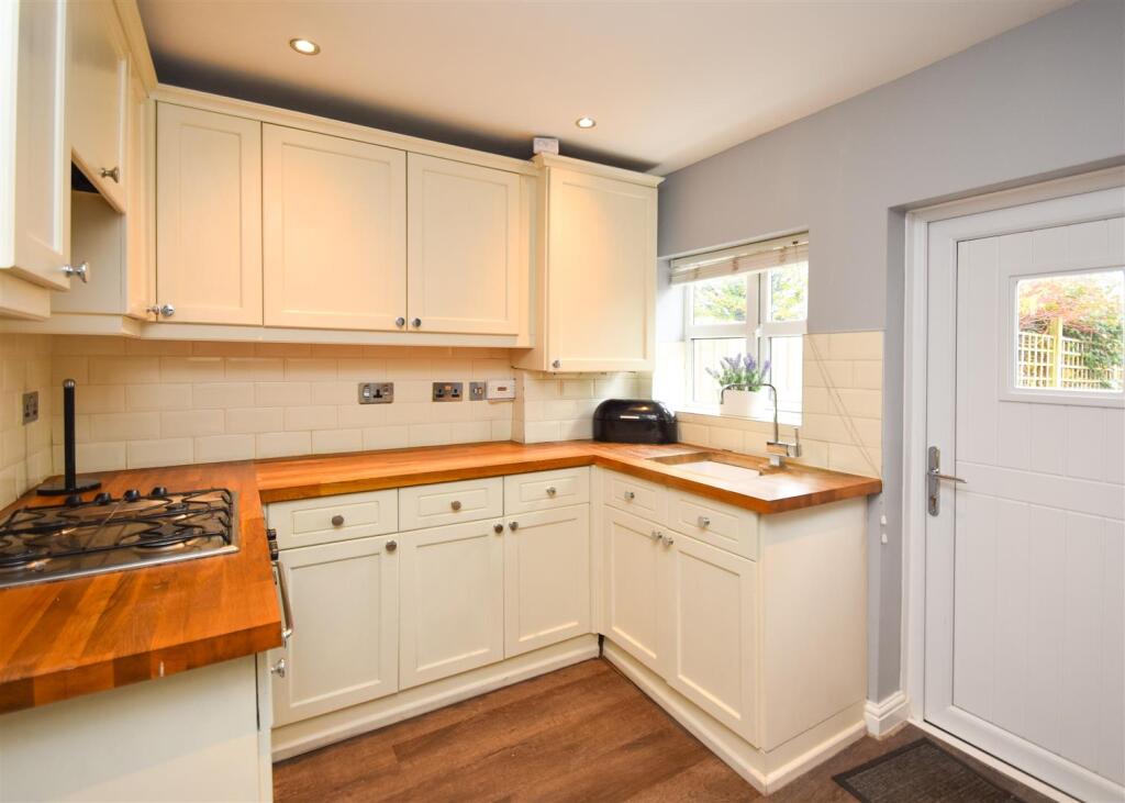 6 Codsall Road-21.jpg