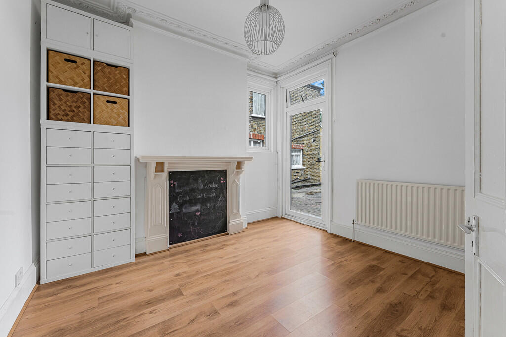 Ealing PK Gdns ex...