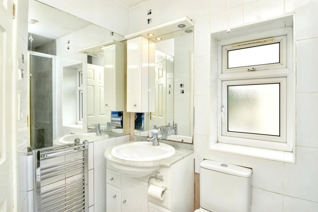 Jack&amp;Jill Ensuite