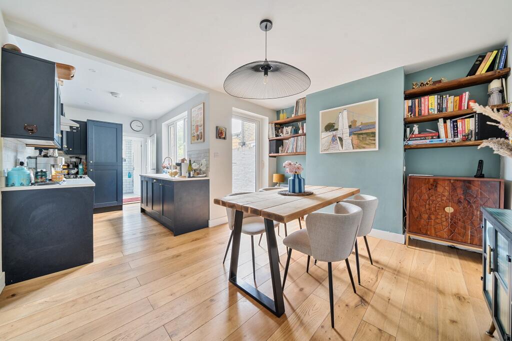 Kitchen/Dining Room (1)