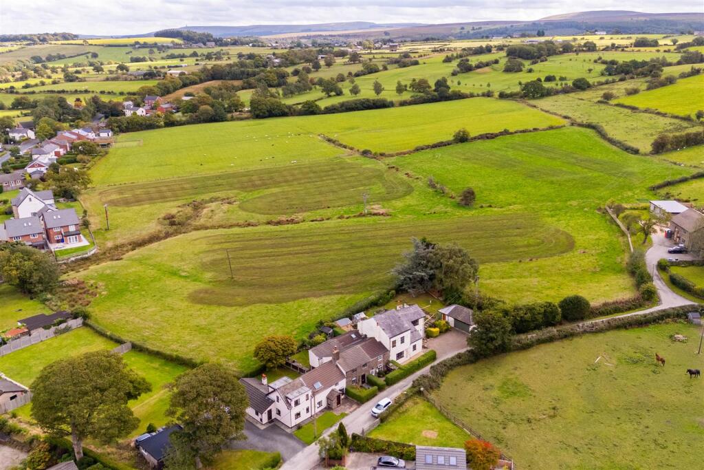 Aerial View - Surroundings