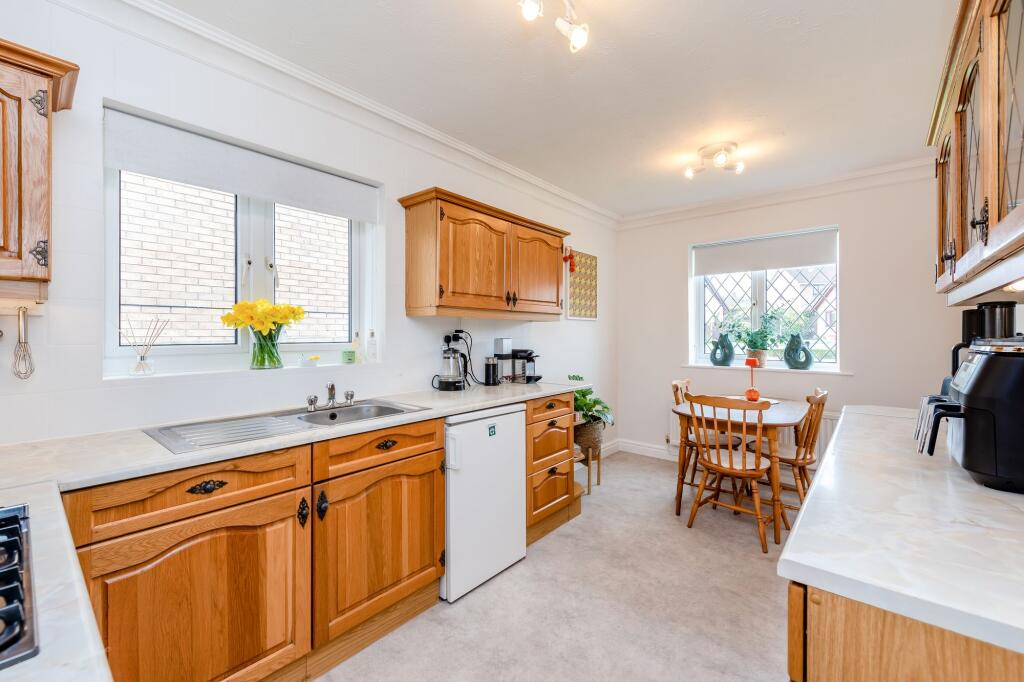 Kitchen/ dining room
