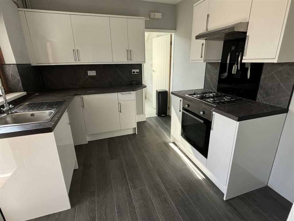 36OS-kitchen..JPG