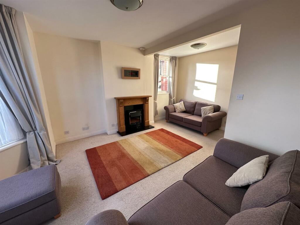 lounge 2.jpg