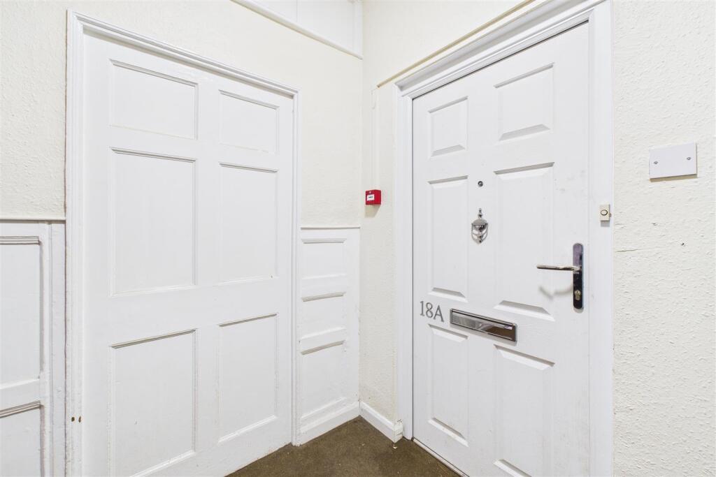 Flats A, B, C 18 Church Street, Tewkesbury, GL20 5