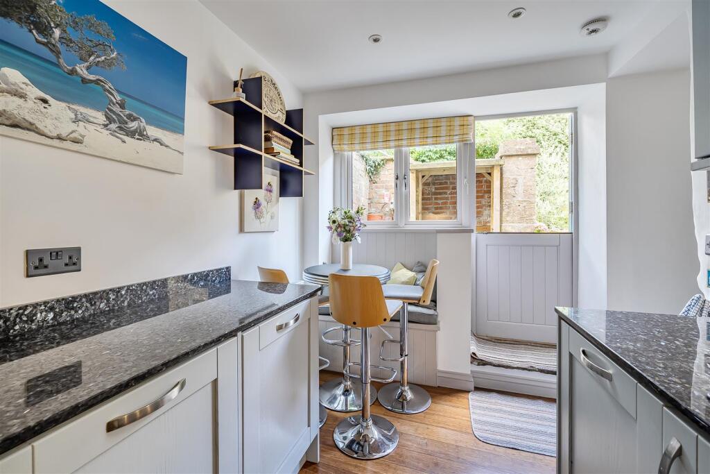 Kitchen / Breakfast Room