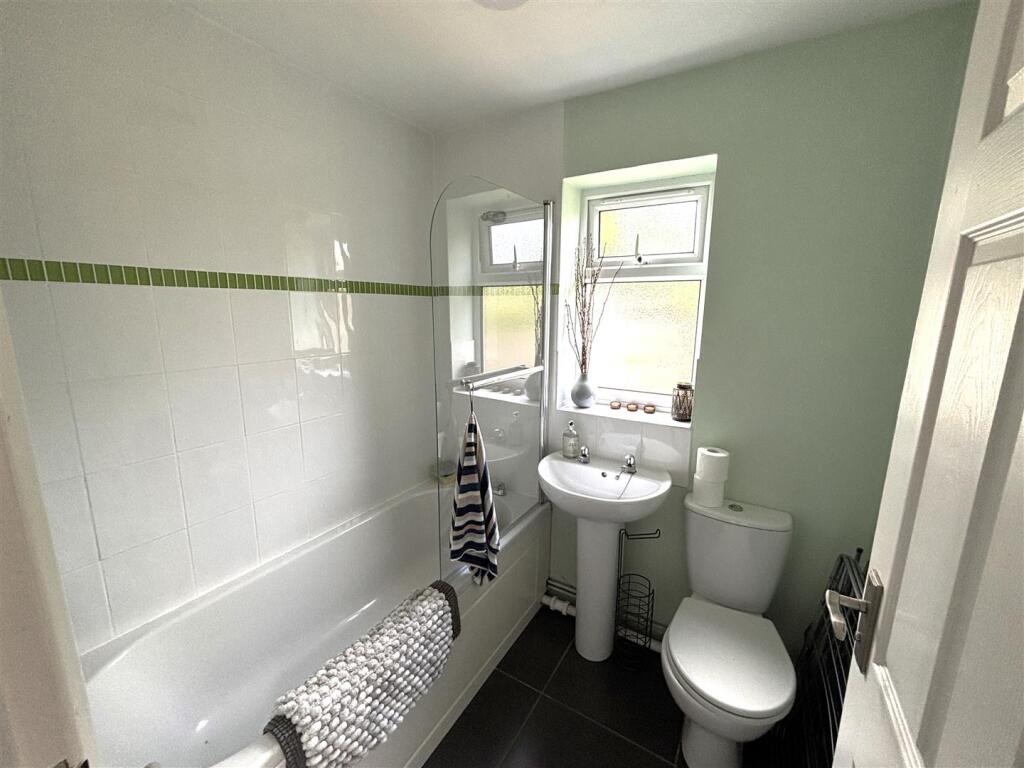 downstairs bathroom.jpg