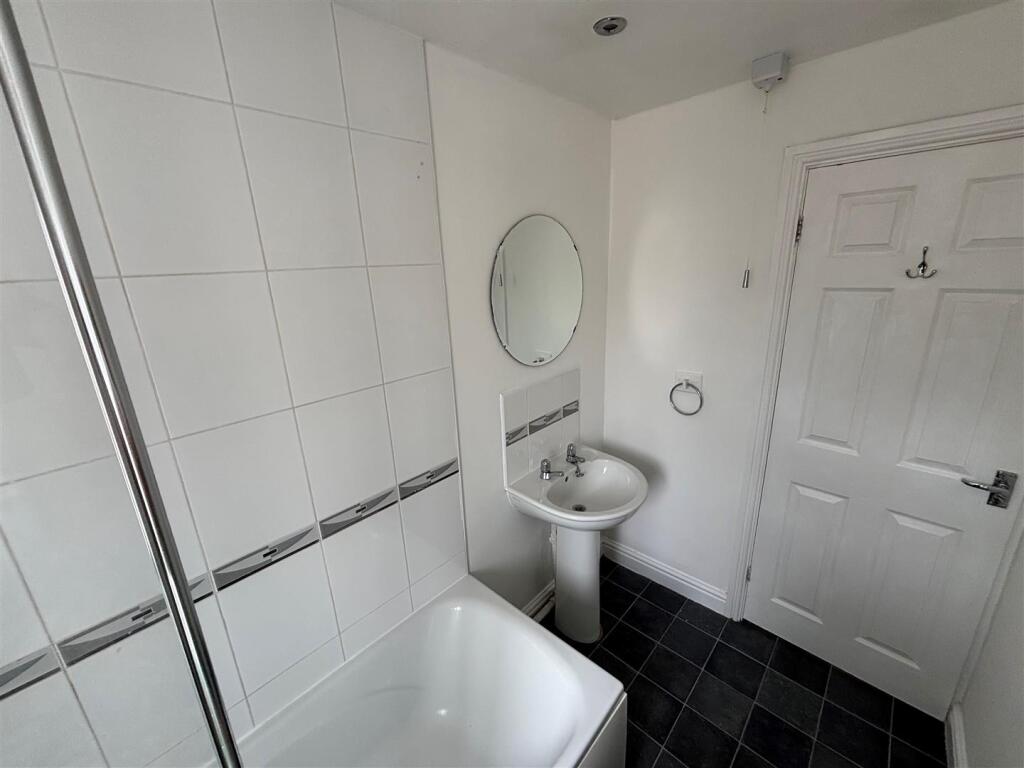 bathroom1.jpg