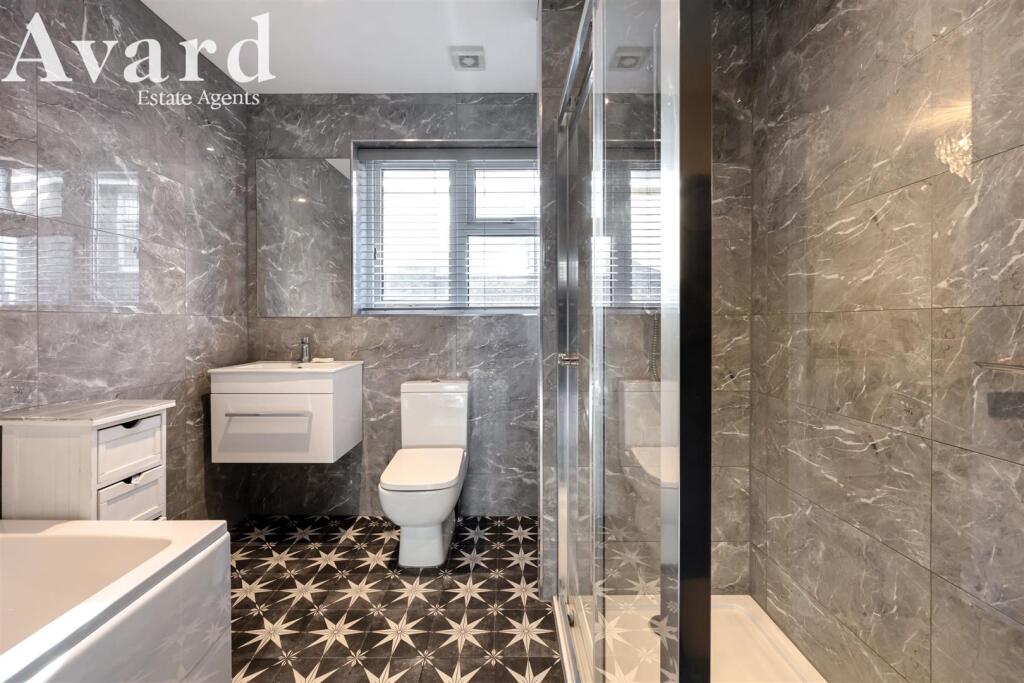 Millcroft Avenue, 5-020.jpg