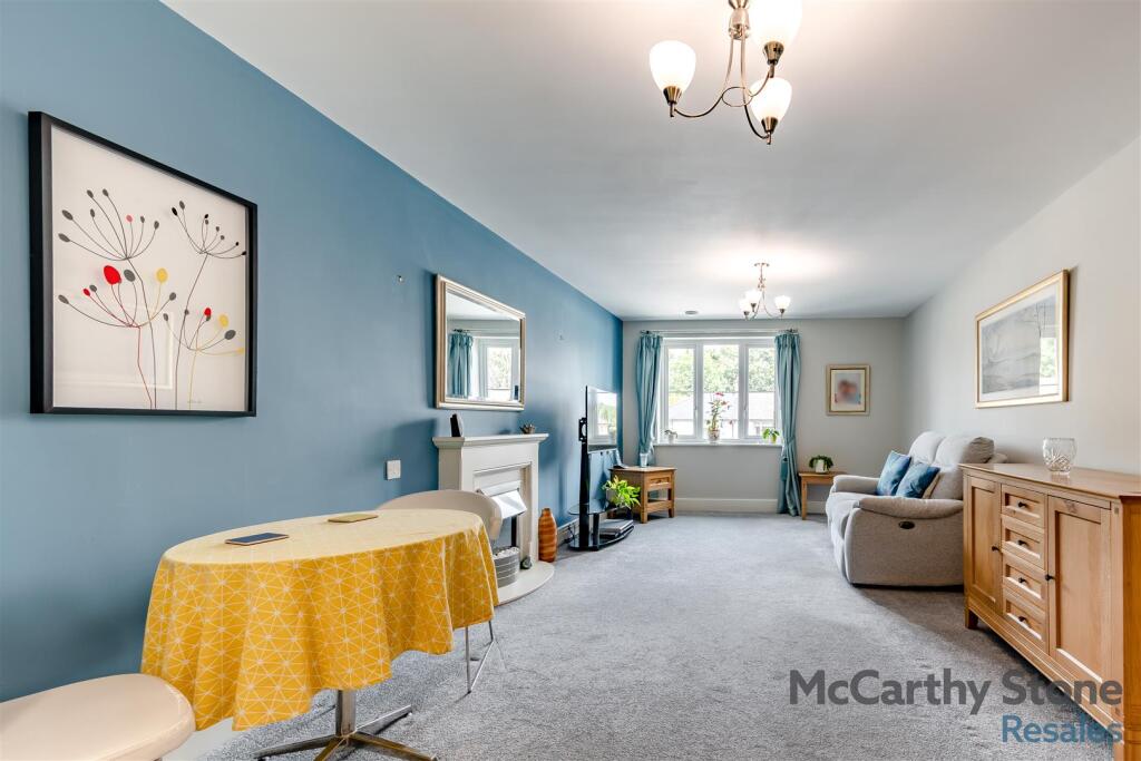 8653806-interior07.jpg