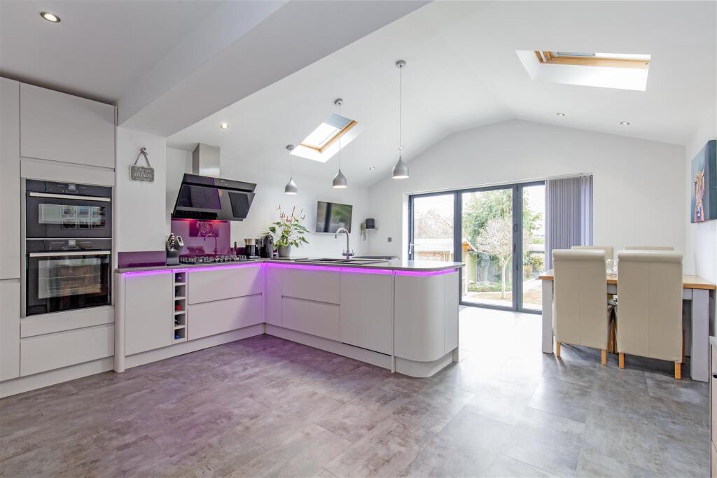 Kitchen-4.jpg