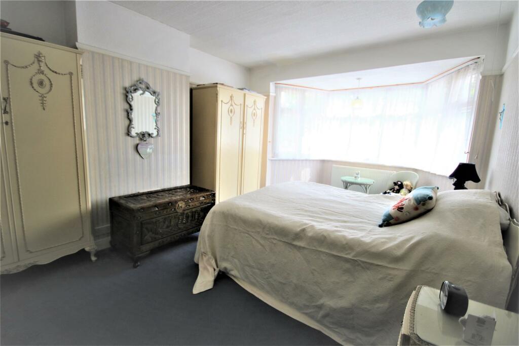 BEDROOM 1: PIC. 1