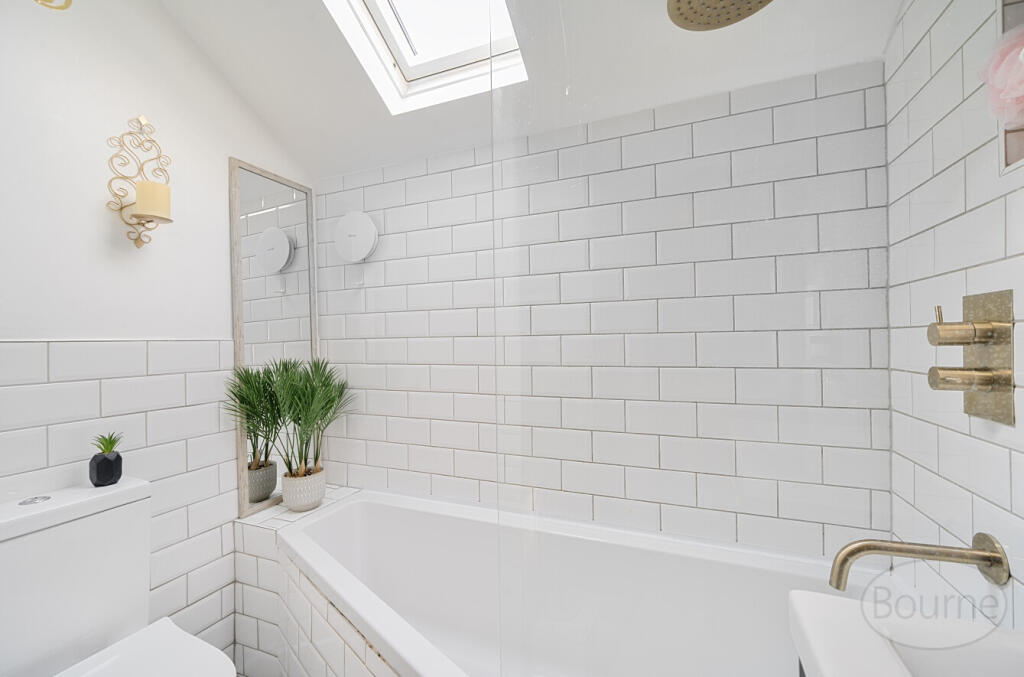 b18736c9-4de9-4e1...