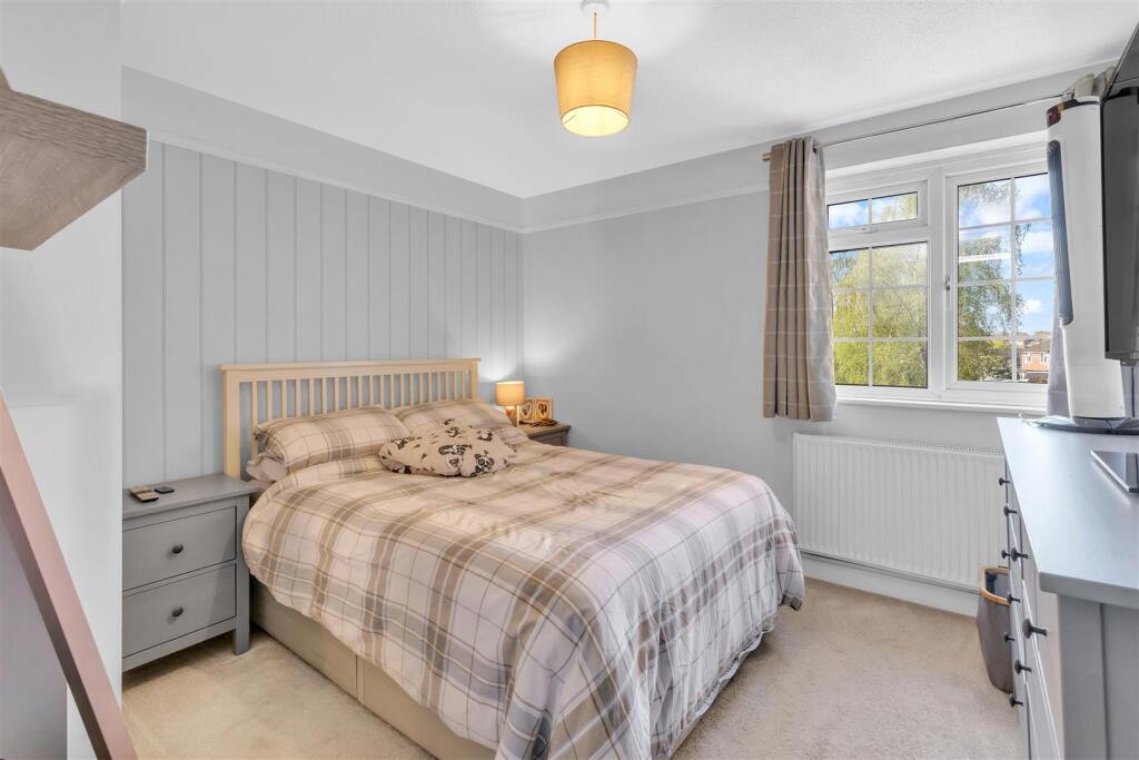 Bedroom 1.jpg
