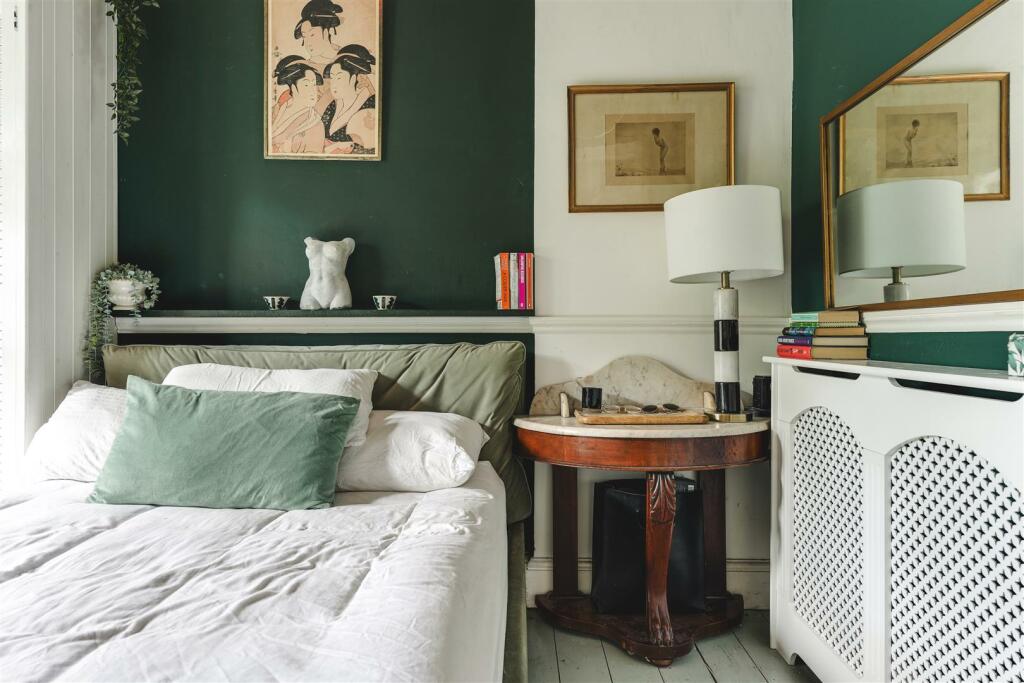 6a Median Road-2.jpg