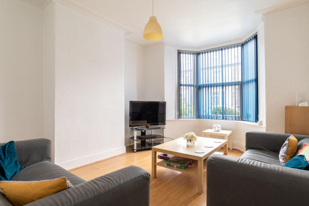 KITCHEN, DINER AND LIVING ROOM