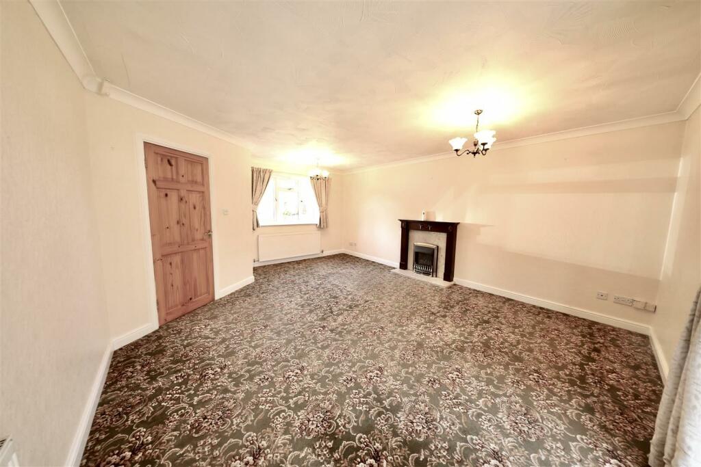 229 Hull Road - Lounge 2.jpg