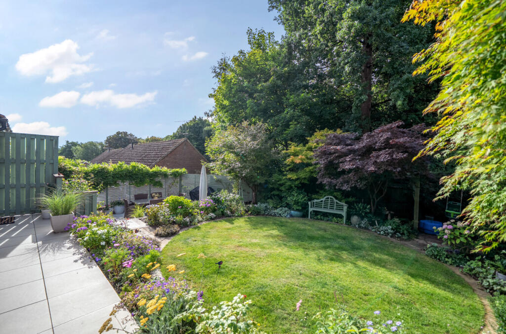 1335948-2-6895c65...