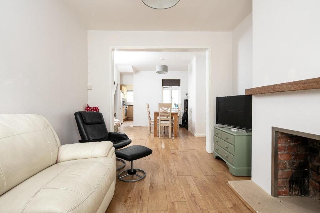 71 Hungerford Road-5.jpg