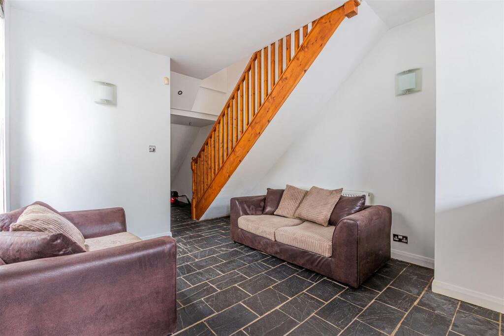 Howard Gardens 32, 2 (3 of 10).jpg