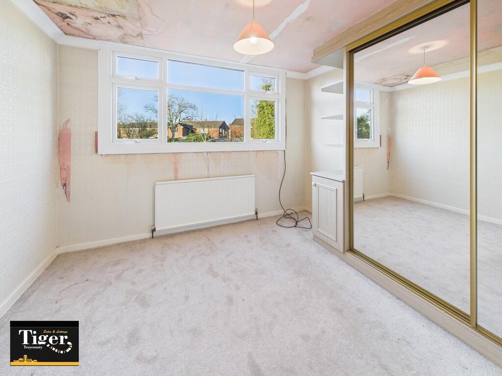 CAM02176G0-PR0762...