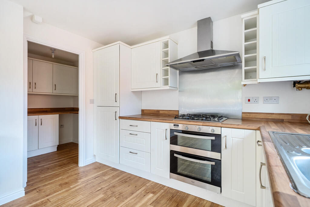 Kitchen / Breakfast Room