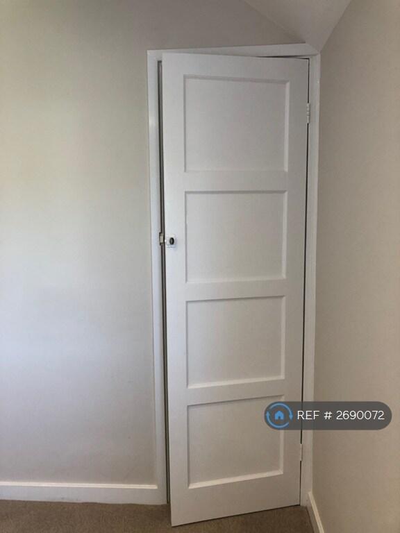 Fitted Cupboard, Bedroom 1