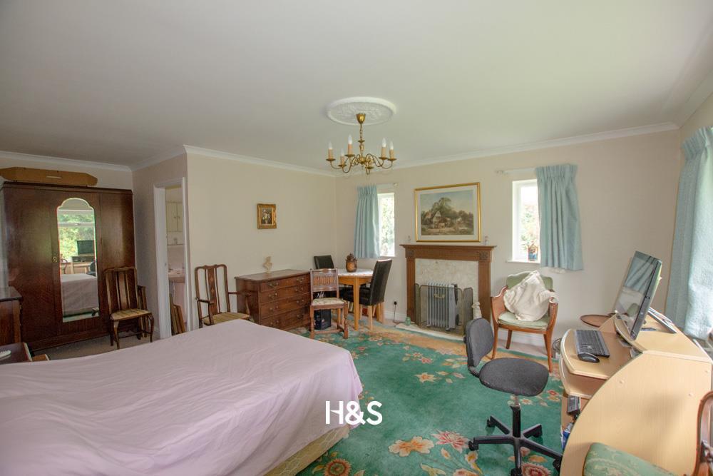 14 Woodrow Crescent - bed5.jpg