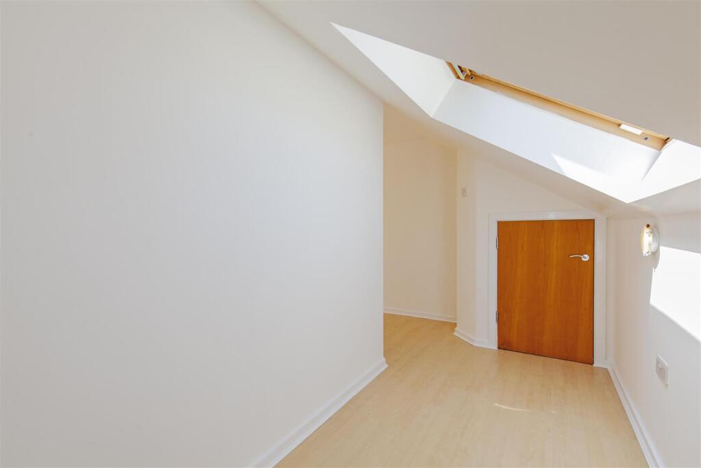 Bedroom 1-7.jpg