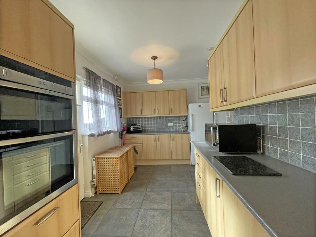 Kingswear Crescent 8 - Kitchen 3.jpg