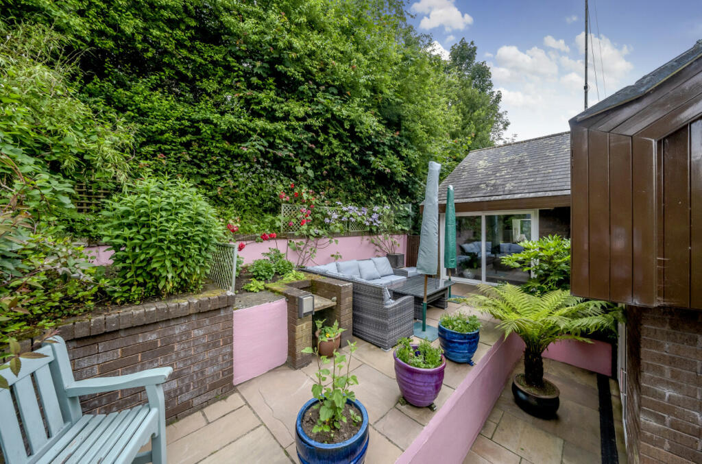 Rear Terrace/Patio