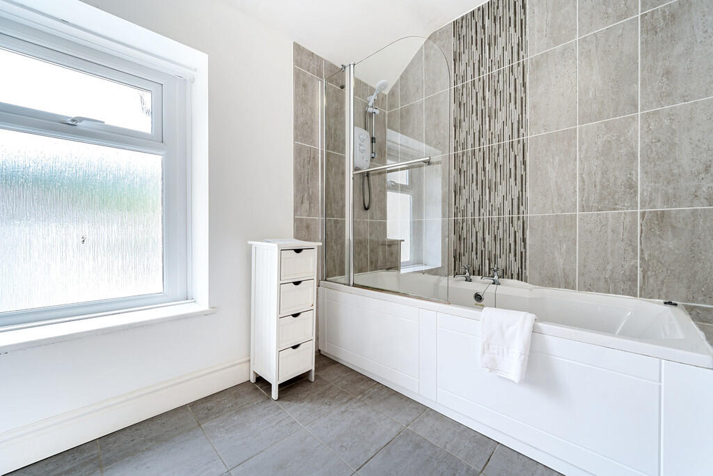 Second Floor Bath...