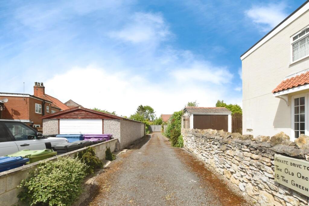 Shared access driveway