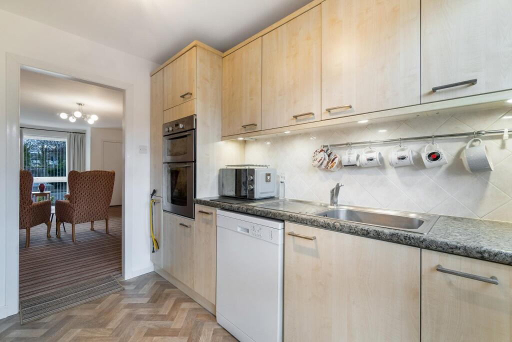 8_44 brisbane rd 004.jpg