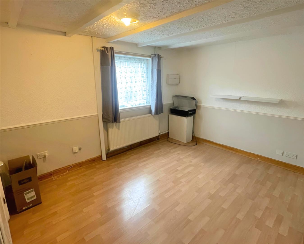 WhatsApp Image 2025-10-15 at 14.24.08 (2)-fotor-20