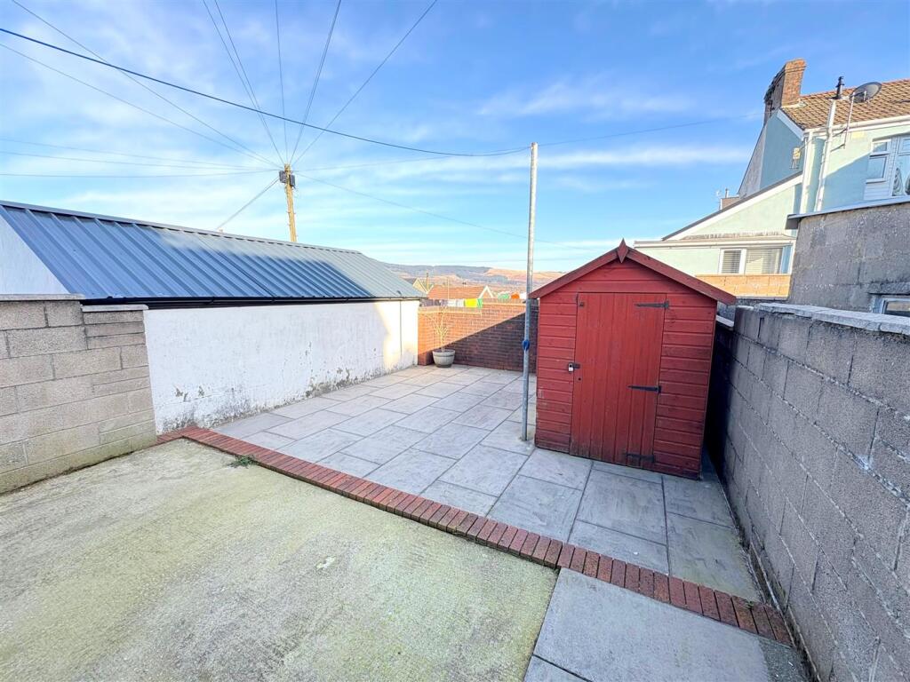 Rear Garden c.jpg